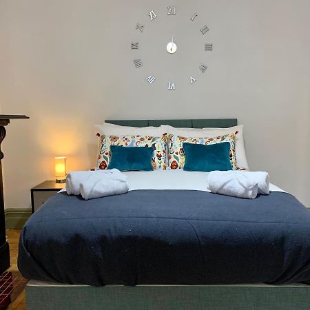 Stamer House By Yourstays, Stylish Quirky House, With 4 Double Bedrooms, Book Now! Stoke-on-Trent Exteriér fotografie