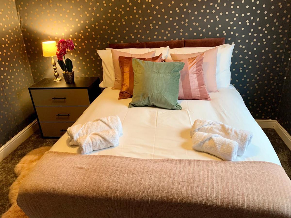 Stamer House By Yourstays, Stylish Quirky House, With 4 Double Bedrooms, Book Now! Stoke-on-Trent Exteriér fotografie